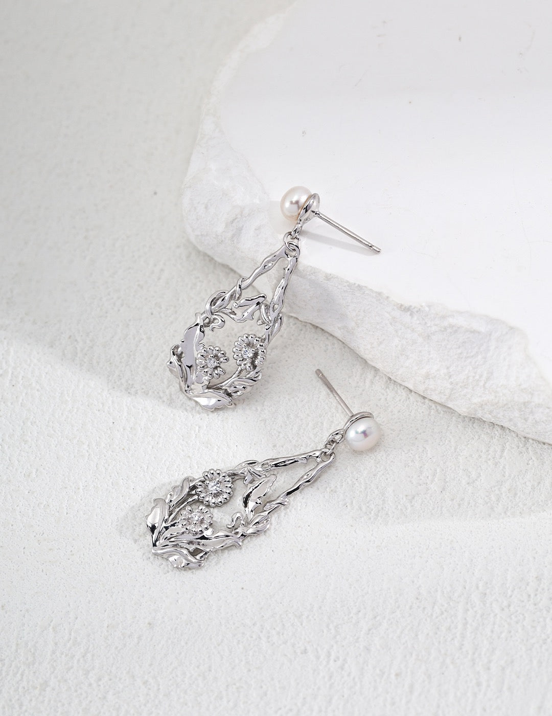 S925 silver vintage natural pearl zircon flower earrings