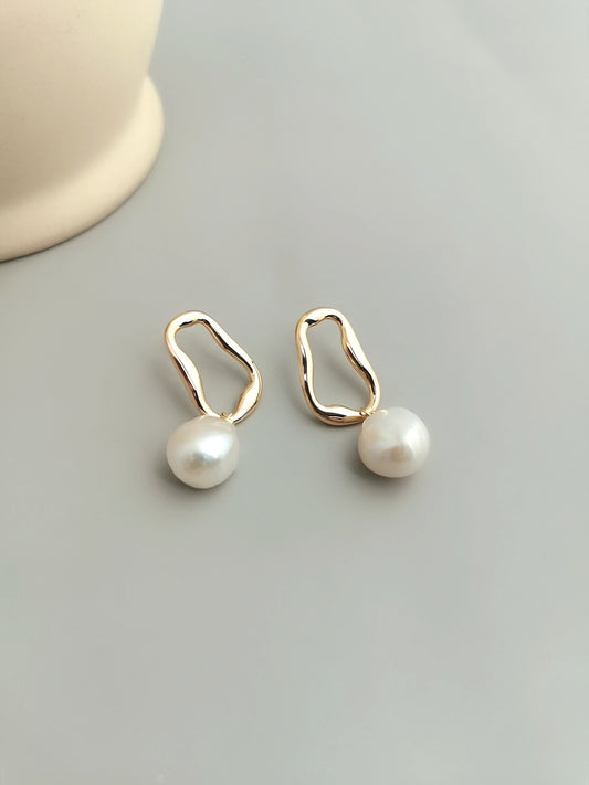 Baroque Shaped Pearl Earrings E0687