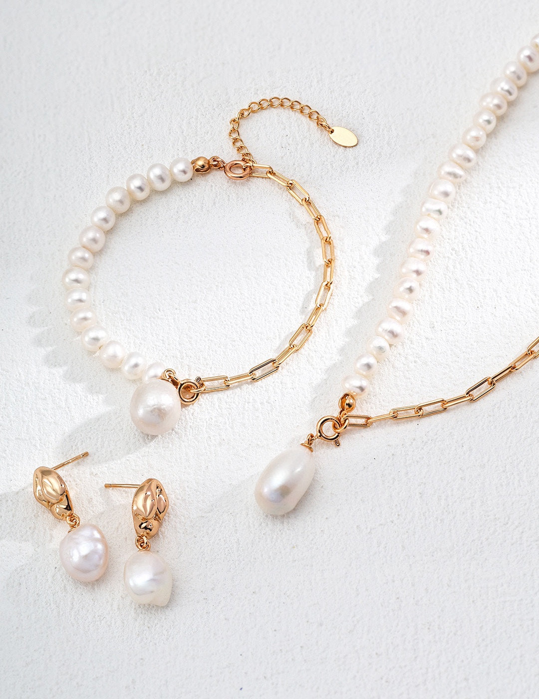 Baroque asymmetrical French natural pearl bracelet