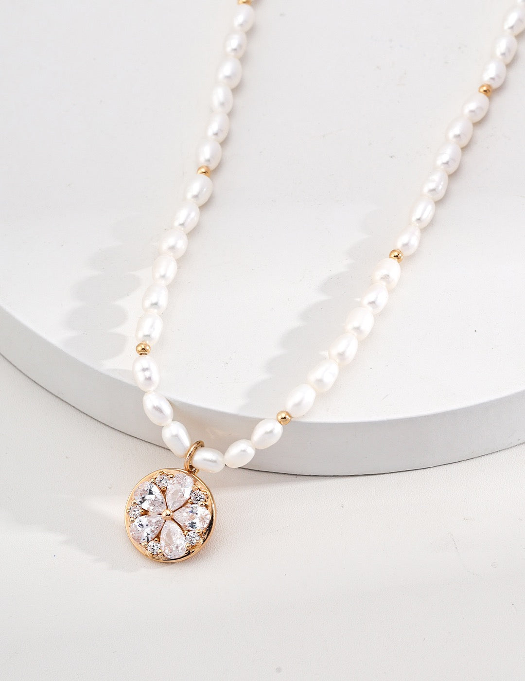 Luxury sterling silver natural pearl zircon flower pendant necklace