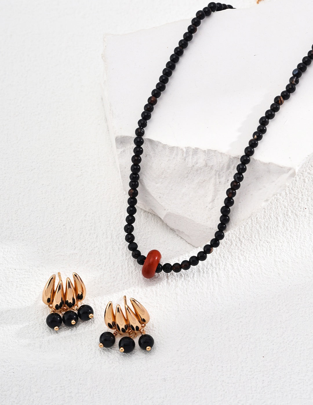 Natural black agate necklace