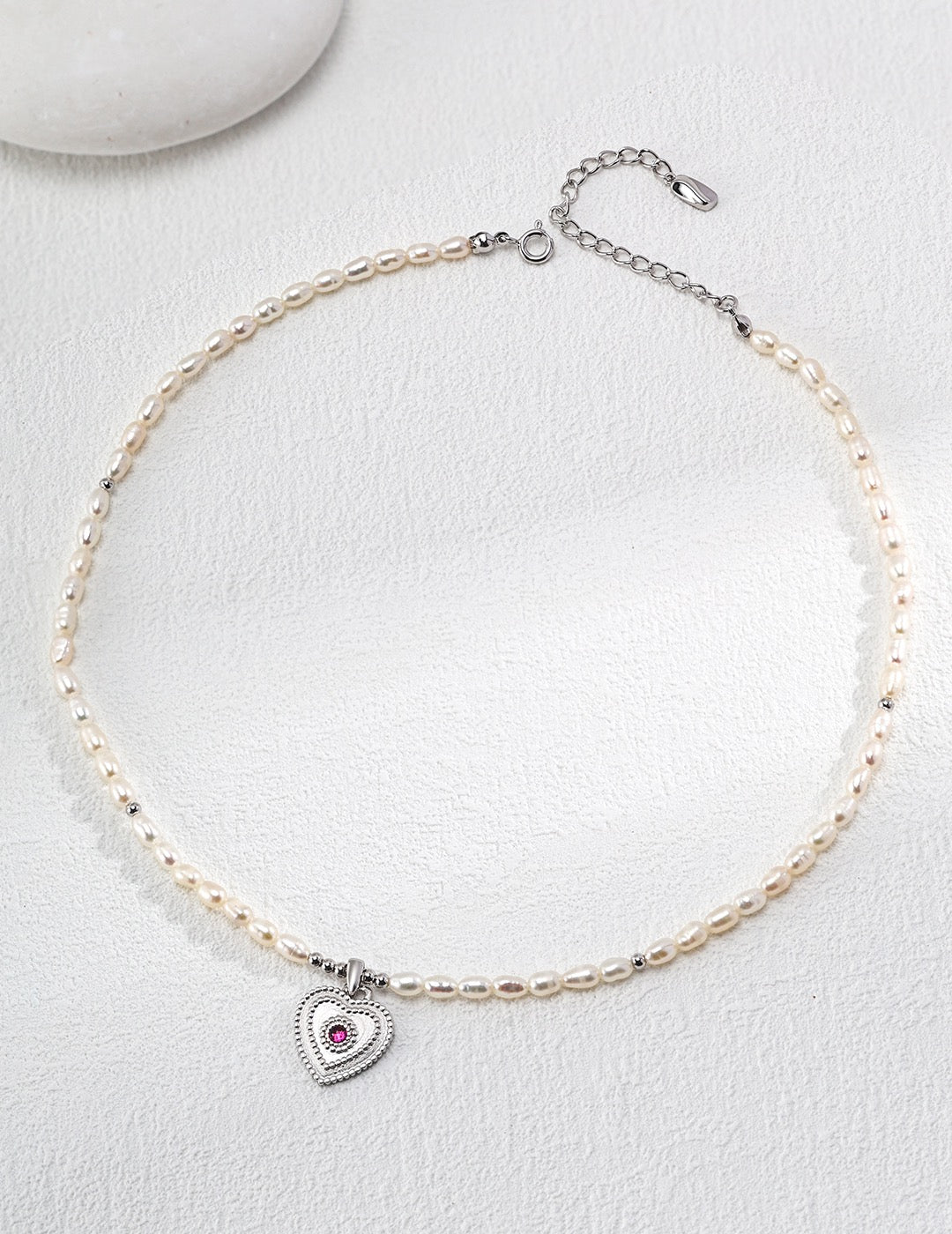 Natural pearl heart-shaped pendant necklace