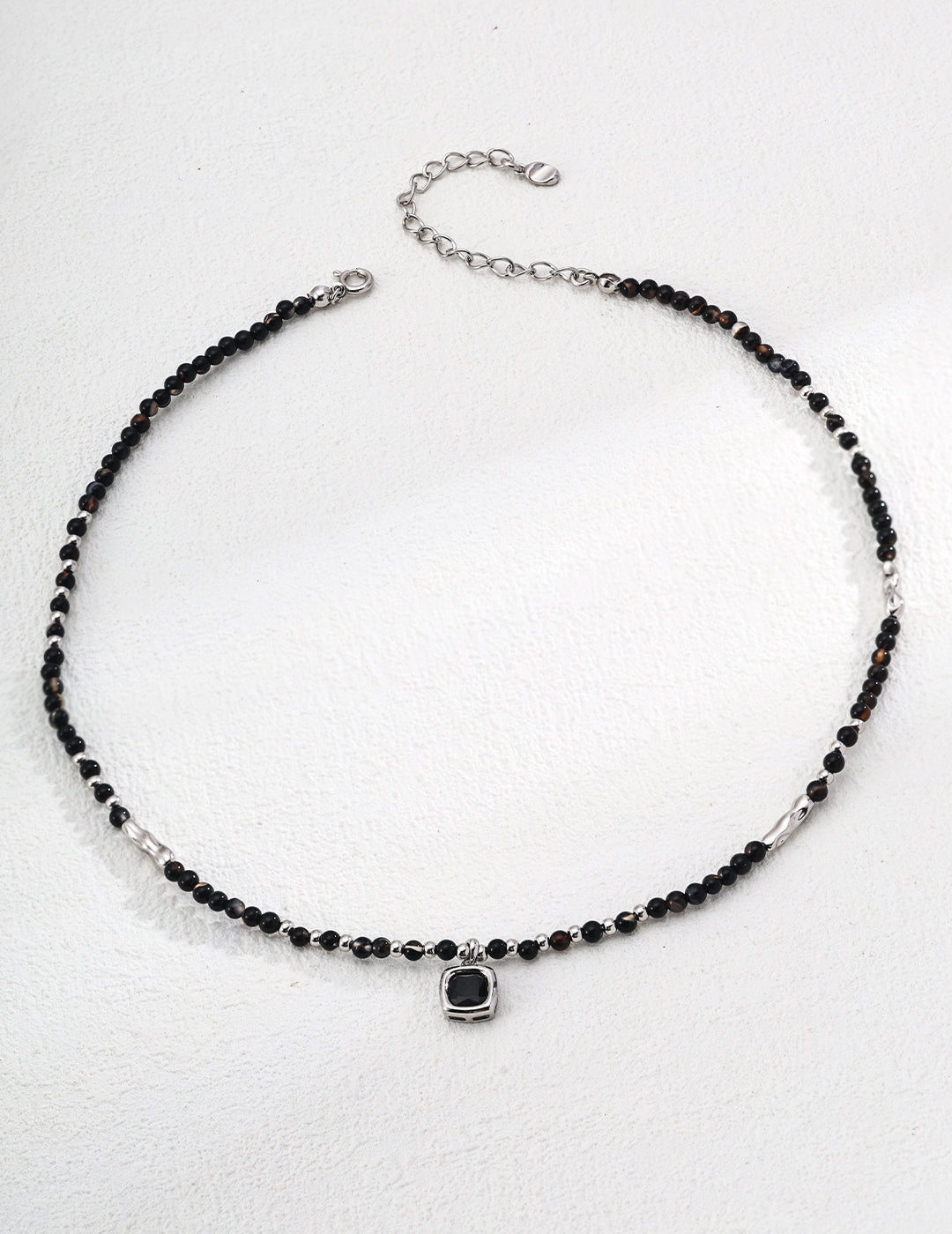 S925 silver round glossy black agate gold-rimmed necklace