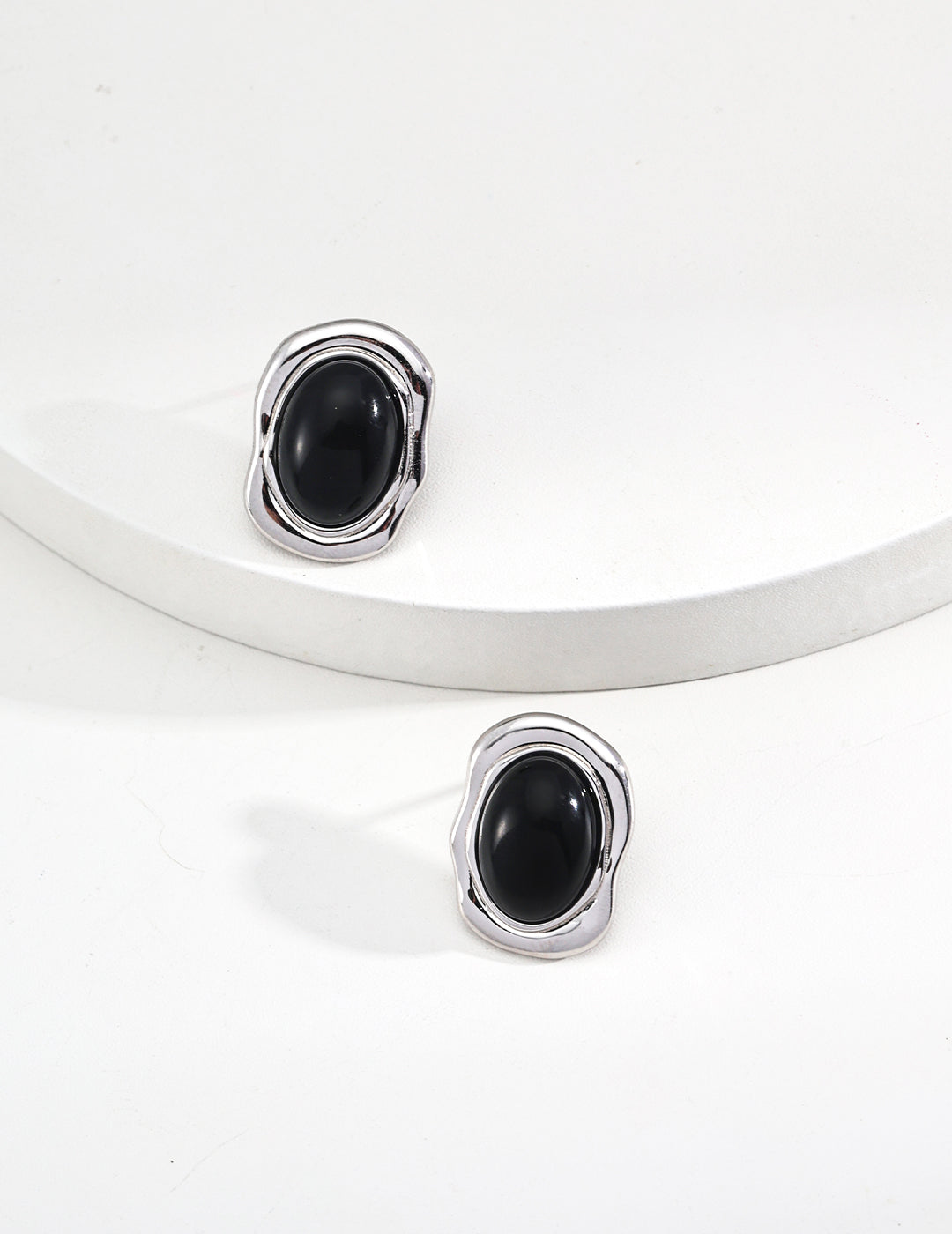 S925 silver simple black agate earrings