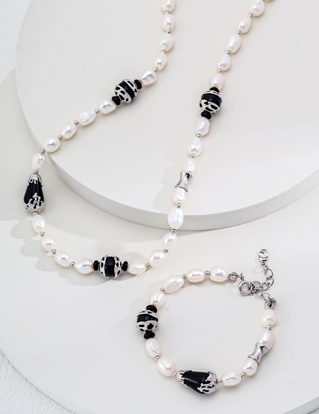 Sterling silver natural pearl black agate necklace