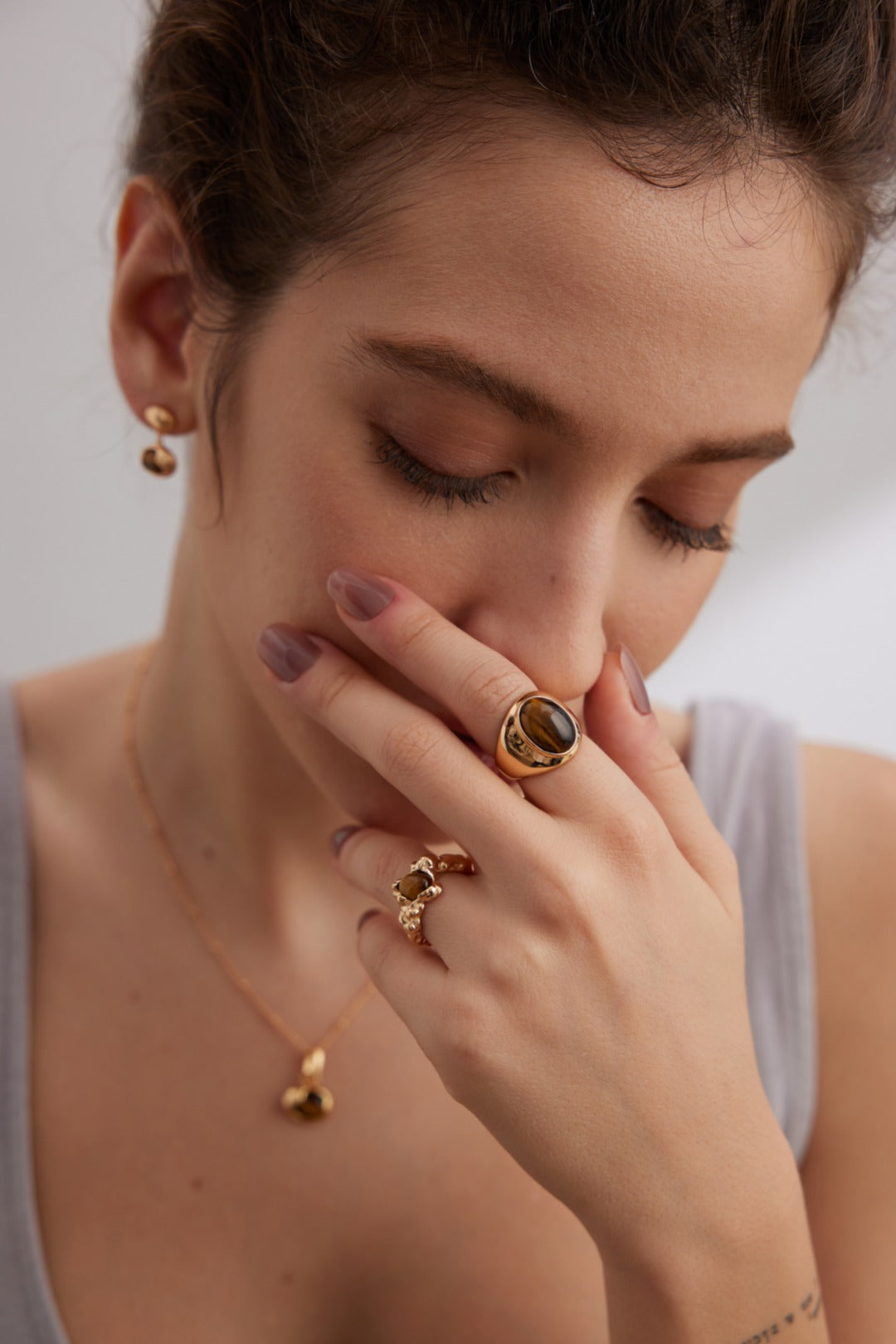 Sterling silver tiger eye stone ring [not adjustable]