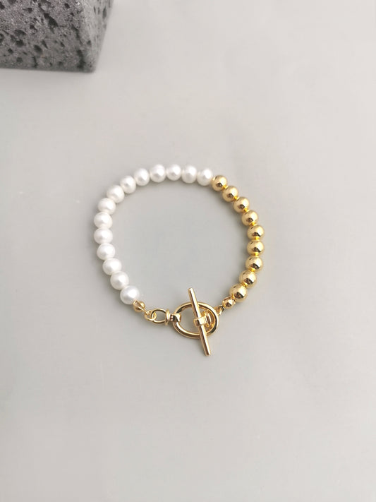 Pearl stitching bracelet